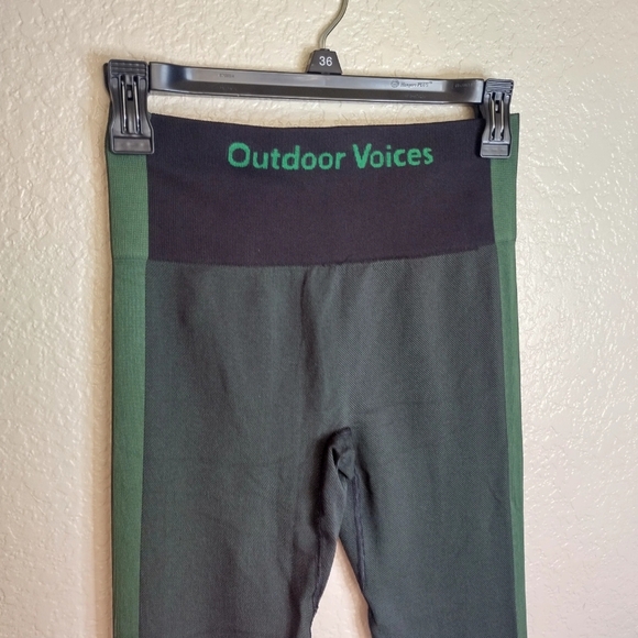 Outdoor Voices Seamless Ribbed 7/8 High Rise Leggings Sz M - Picture 3 of 6
